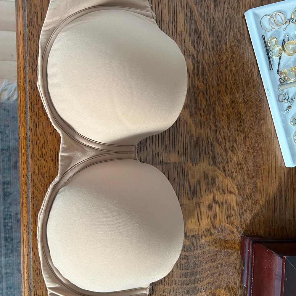 SKIMS Nude strapless bra